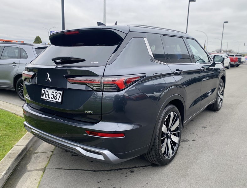2025 Mitsubishi Outlander 2.5P VRX 4WD CVT image 5