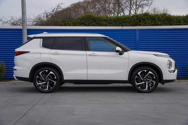 2025 Mitsubishi Outlander 2.5P XLS 2WD image 3
