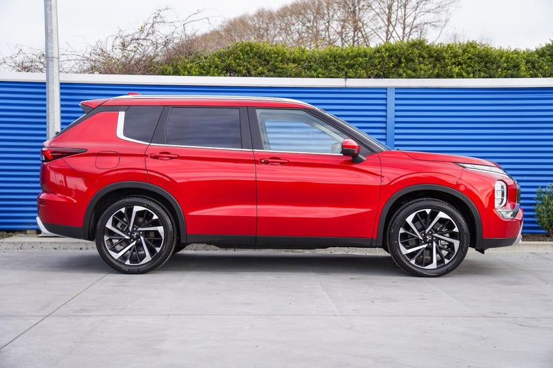 2025 Mitsubishi Outlander 2.5P XLS 2WD image 3