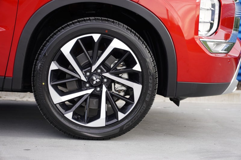 2025 Mitsubishi Outlander 2.5P XLS 2WD image 4