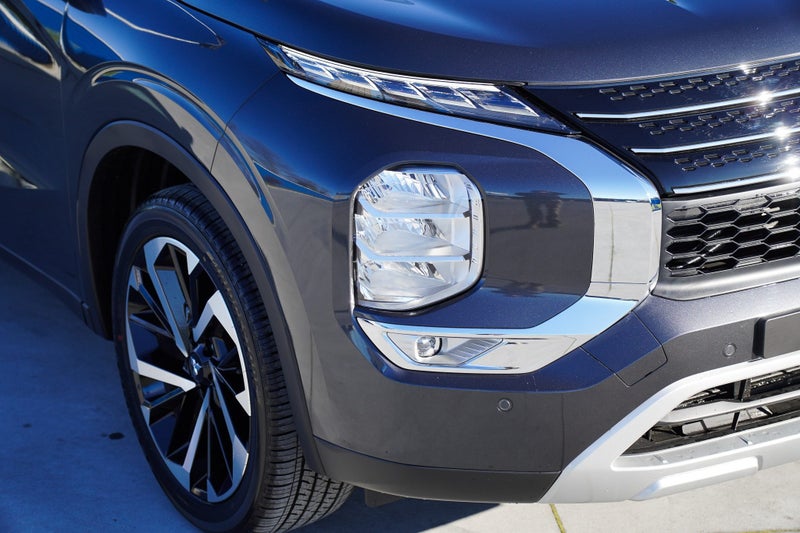 2025 Mitsubishi Outlander 2.5P XLS 2WD image 2