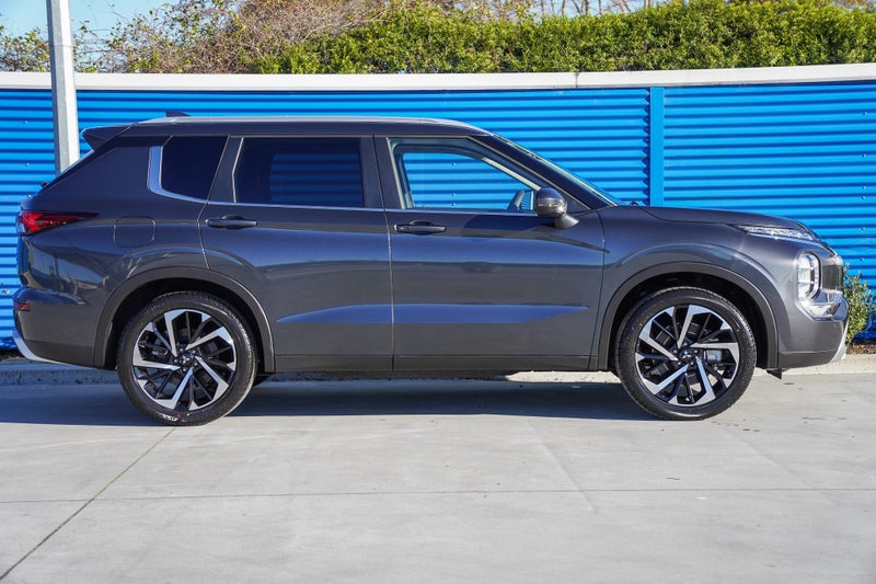 2025 Mitsubishi Outlander 2.5P XLS 2WD image 4