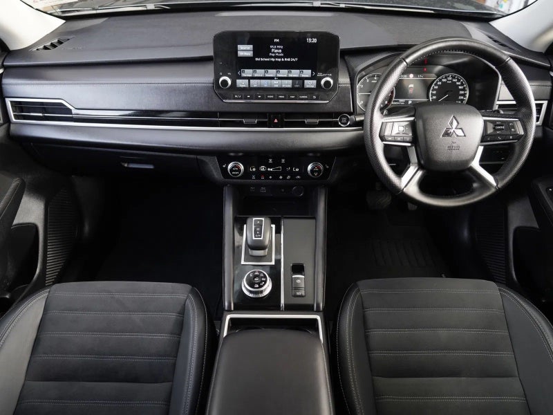 2025 Mitsubishi Outlander 2.5P XLS 2WD CVT image 2