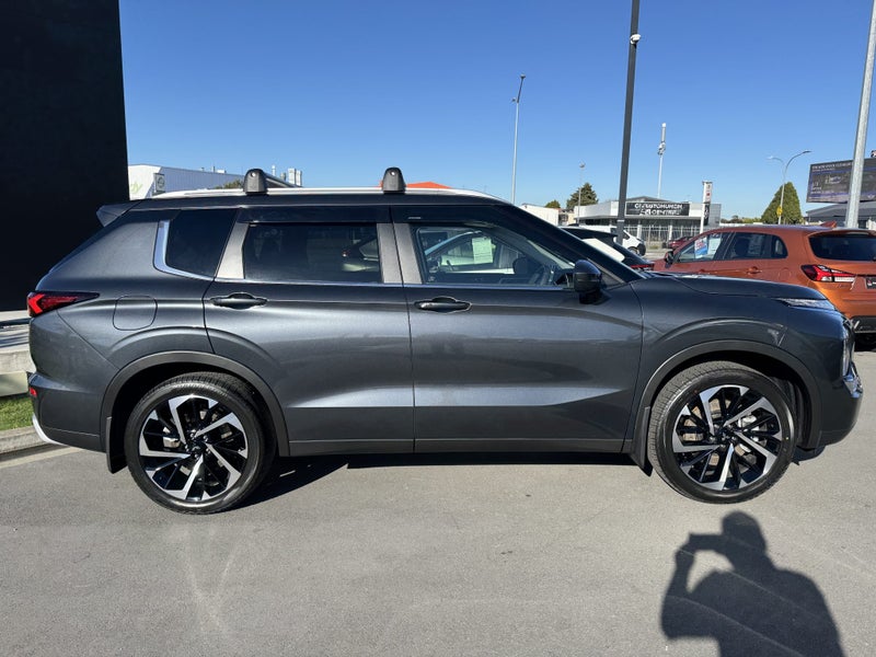 2025 Mitsubishi Outlander 2.5P XLS 2WD CVT image 4