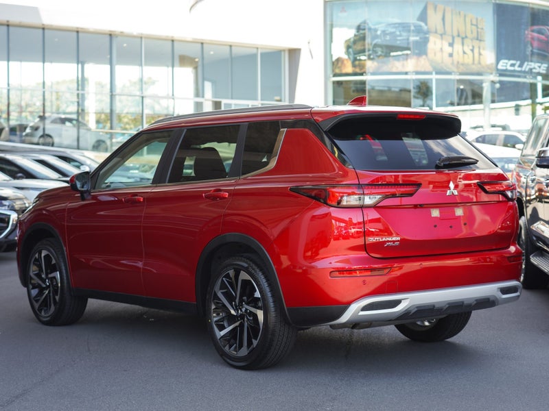 2025 Mitsubishi Outlander 2.5P XLS 2WD CVT image 2