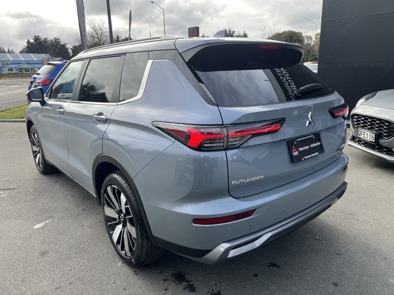 2025 Mitsubishi Outlander 2.5P XLS 4WD CVT image 3