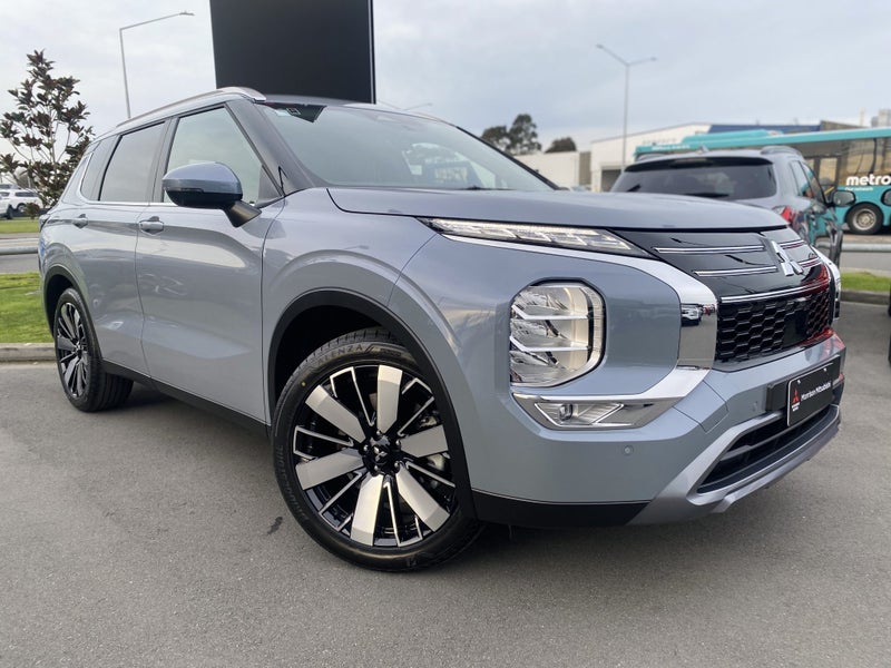 2025 Mitsubishi Outlander 2.5P XLS 4WD CVT image 2