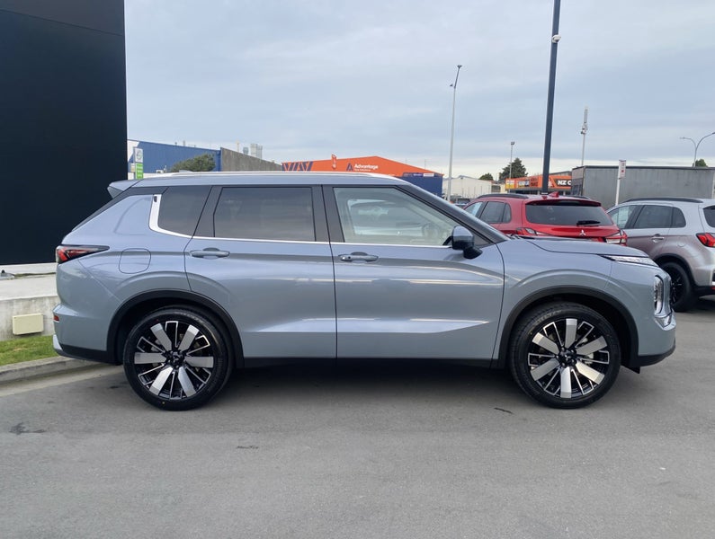 2025 Mitsubishi Outlander 2.5P XLS 4WD CVT image 5