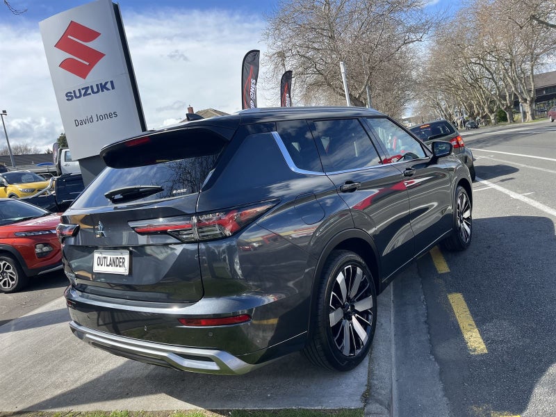 2025 Mitsubishi Outlander EXCEED image 2