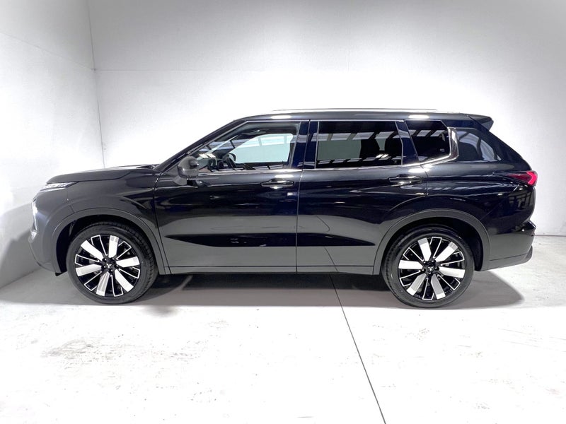 2025 Mitsubishi Outlander EXCEED 2.5 2WD - NEW... image 4