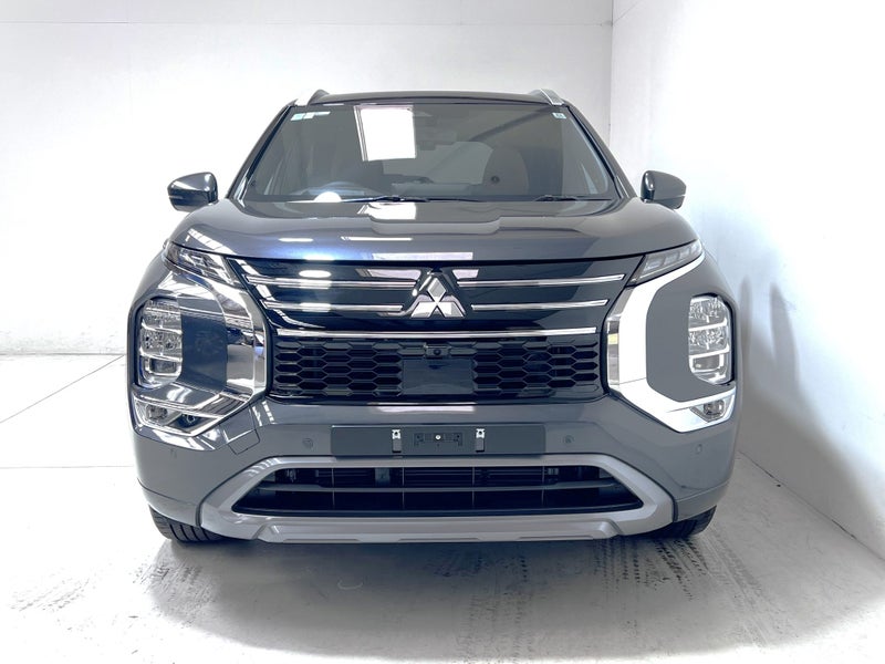 2025 Mitsubishi Outlander EXCEED 2.5 4WD - NEW... image 2
