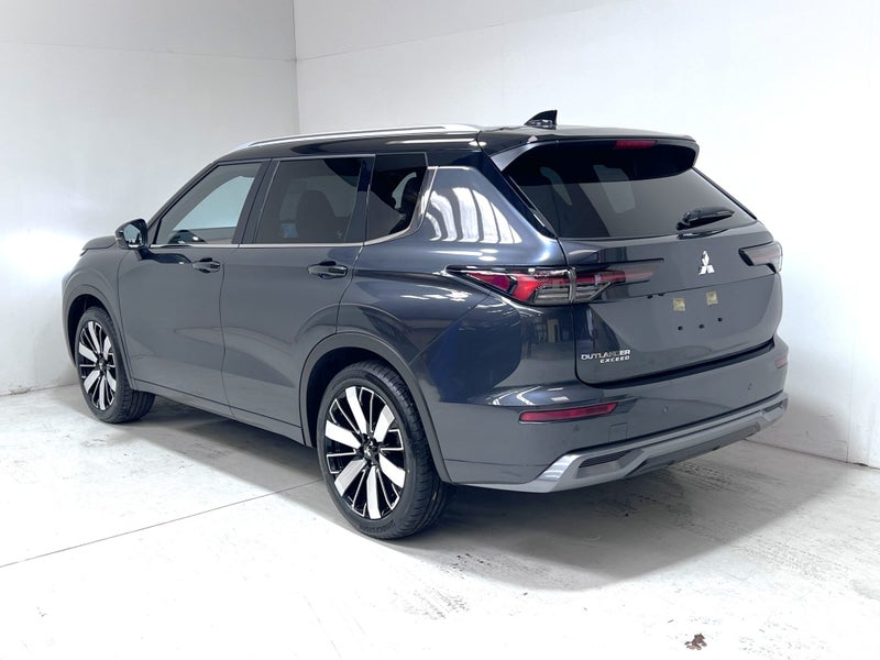 2025 Mitsubishi Outlander EXCEED 2.5 4WD - NEW... image 5