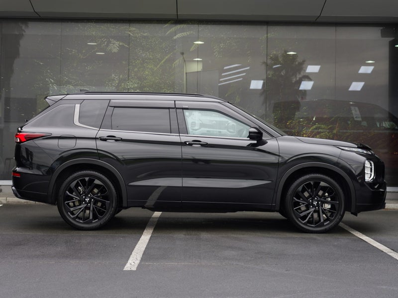 2025 Mitsubishi Outlander EXCEED 2.5 PETROL 4WD... image 3