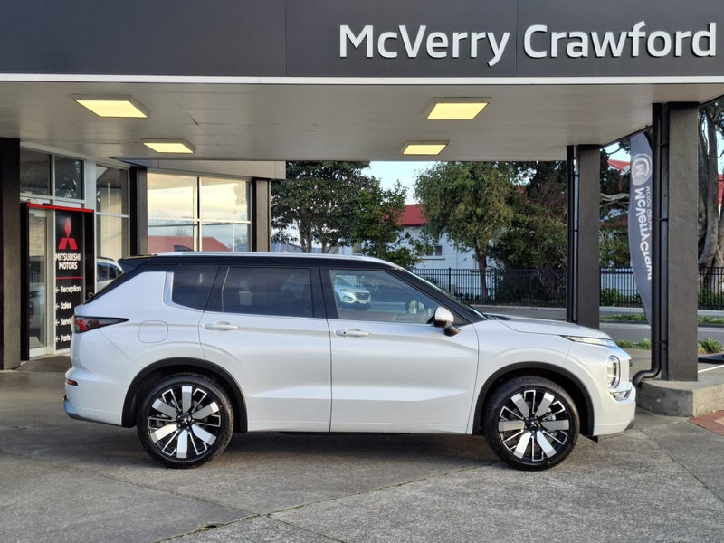 2025 Mitsubishi Outlander Exceed 2.5P/4Wd/Cvt -... image 3