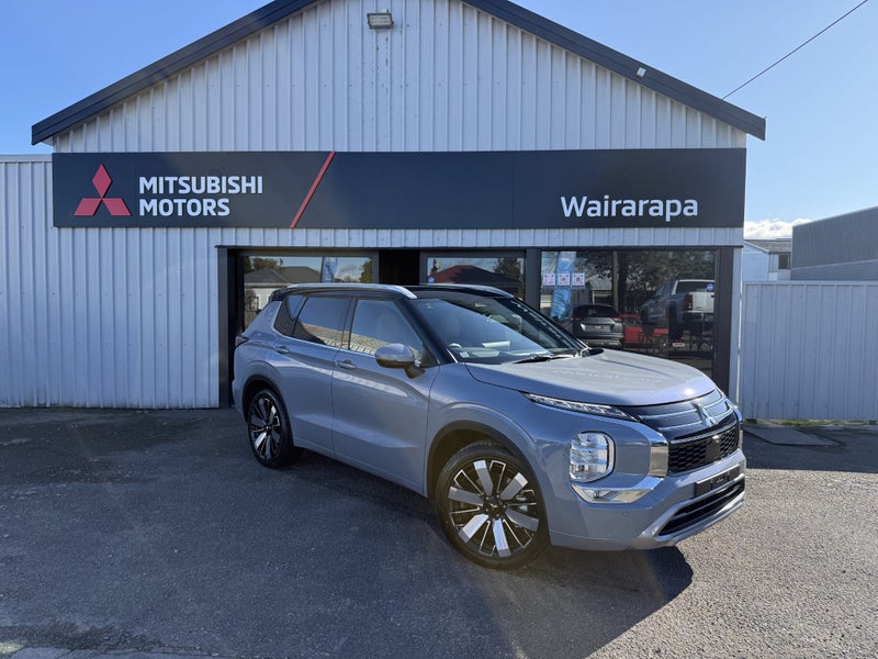 2025 Mitsubishi Outlander Exceed image 1