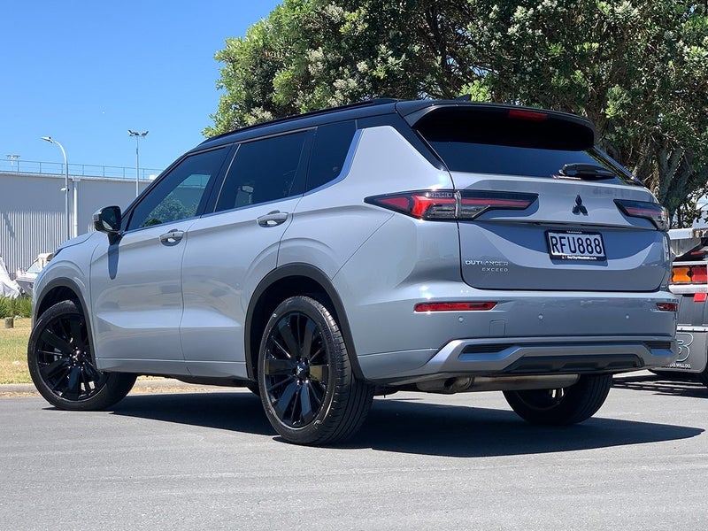 2025 Mitsubishi Outlander Exceed 4WD 2.5L Petro... image 2