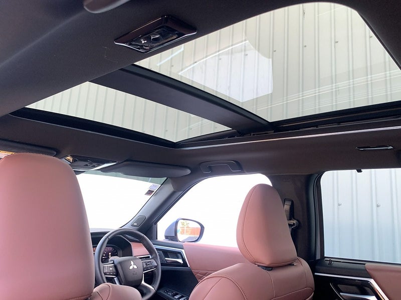 2025 Mitsubishi Outlander Exceed 4WD 2.5L Petro... image 4