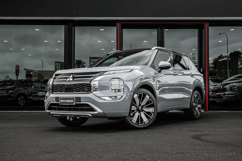 2025 Mitsubishi Outlander EXCEED 4WD image 1