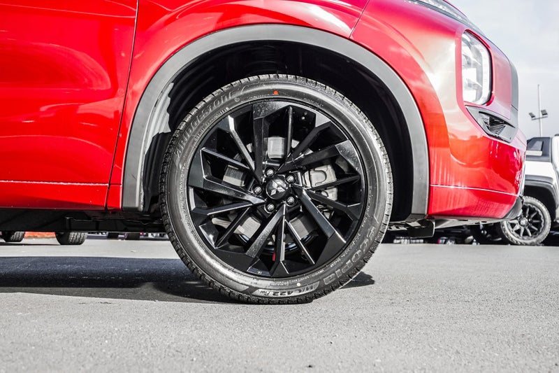 2025 Mitsubishi Outlander EXCEED 4WD image 4
