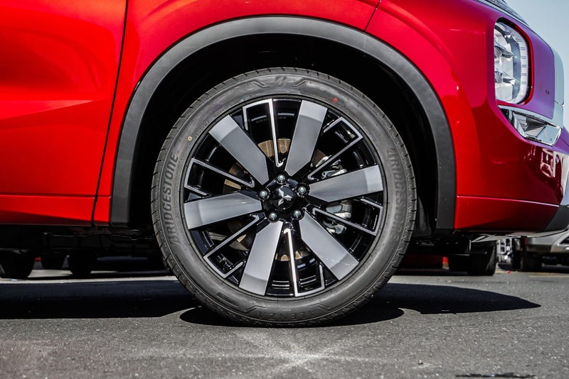 2025 Mitsubishi Outlander EXCEED 4WD image 4