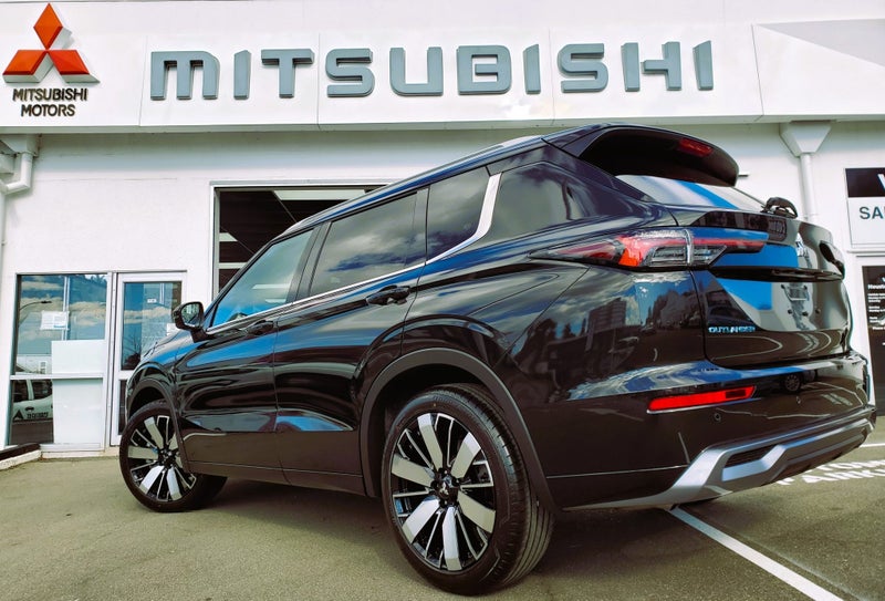 2025 Mitsubishi Outlander EXCEED AWD - Facelift image 3