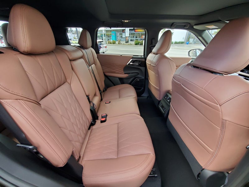 2025 Mitsubishi Outlander EXCEED AWD - Facelift image 5