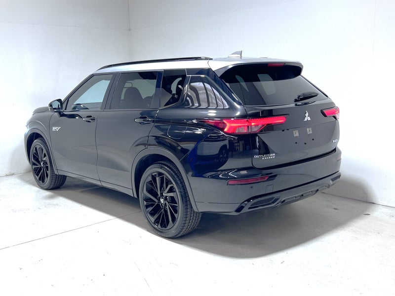 2025 Mitsubishi Outlander EXCEED PHEV 4WD - 7 S... image 5