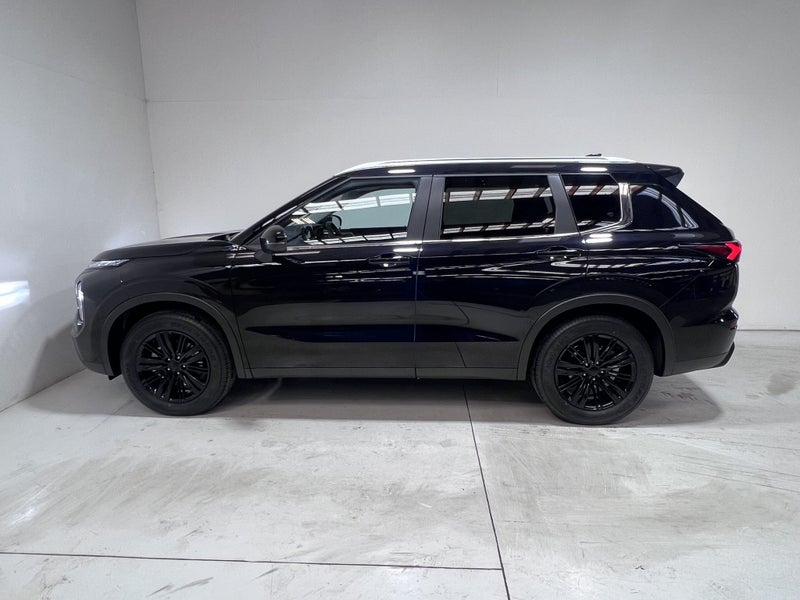 2025 Mitsubishi Outlander LS 2.5 2WD AUTO image 4