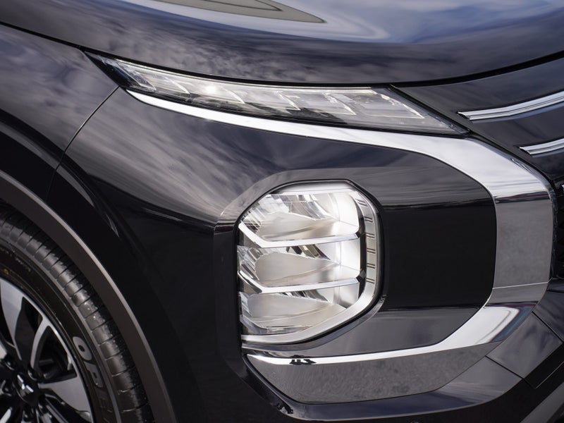 2025 Mitsubishi Outlander LS 2.5P 2WD image 5