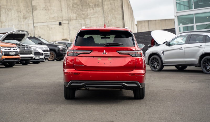 2025 Mitsubishi Outlander Ls 2.5P/Cvt image 4