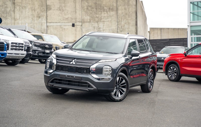 2025 Mitsubishi Outlander Ls 2.5P/Cvt image 1