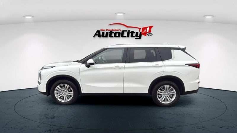 2025 Mitsubishi Outlander LS 2.5P/CVT image 4