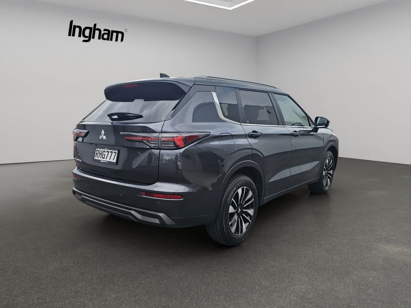 2025 Mitsubishi Outlander LS 2.5P/CVT image 3