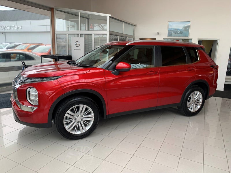 2025 Mitsubishi Outlander LS 2.5P/CVT image 2