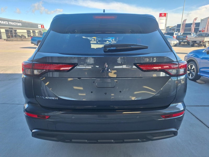 2025 Mitsubishi Outlander LS 2WD image 5
