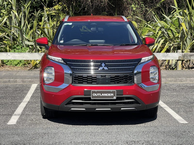 2025 Mitsubishi Outlander LS 2WD image 3
