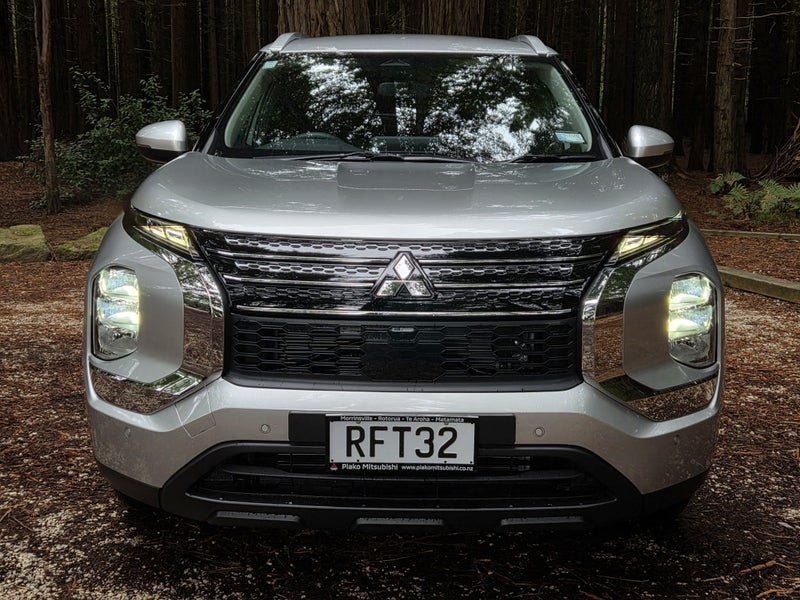 2025 Mitsubishi Outlander LS 2WD Pre Reg image 2