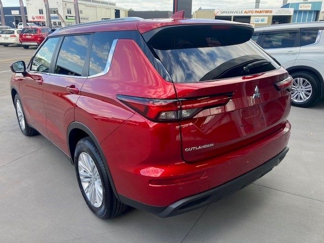 2025 Mitsubishi Outlander LS 2WD Pre Reg image 5
