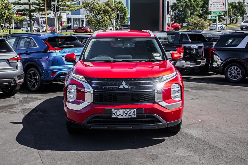 2025 Mitsubishi Outlander LS 4WD PHEV image 5