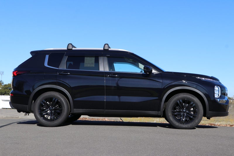 2025 Mitsubishi Outlander LS 4WD (S-AWC) image 4