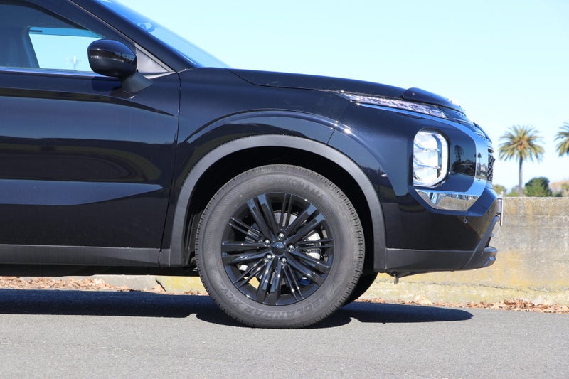 2025 Mitsubishi Outlander LS 4WD (S-AWC) image 5