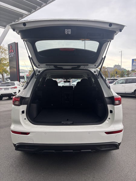 2025 Mitsubishi Outlander LS AWD 5 SEAT SUV image 5