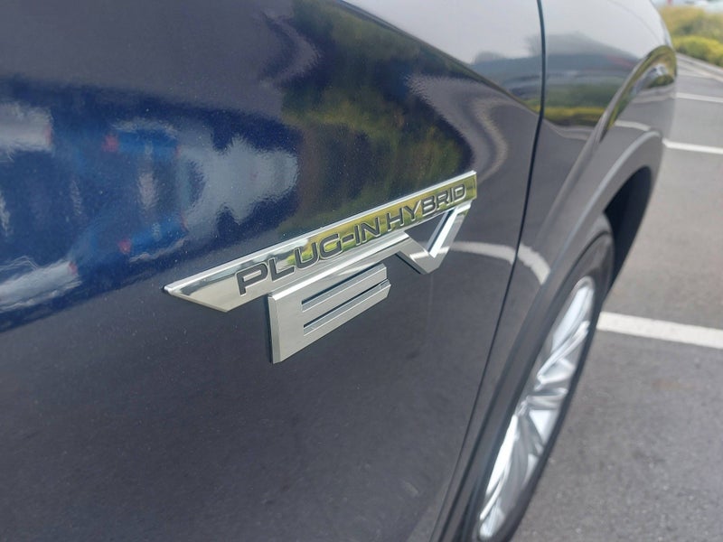 2025 Mitsubishi Outlander LS PHEV 4WD image 4