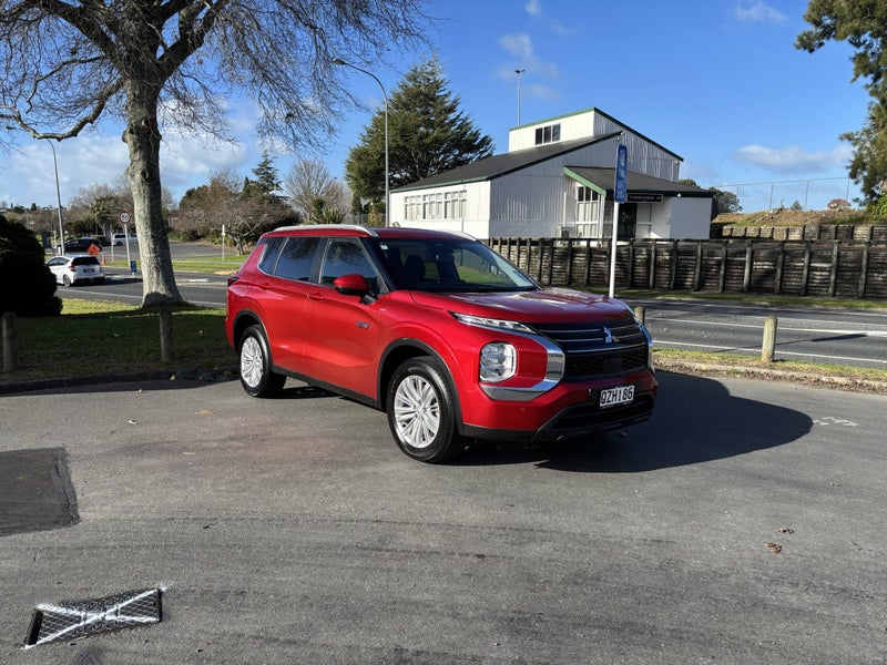2025 Mitsubishi Outlander LS PHEV/4WD/AT AUTO 5... image 1
