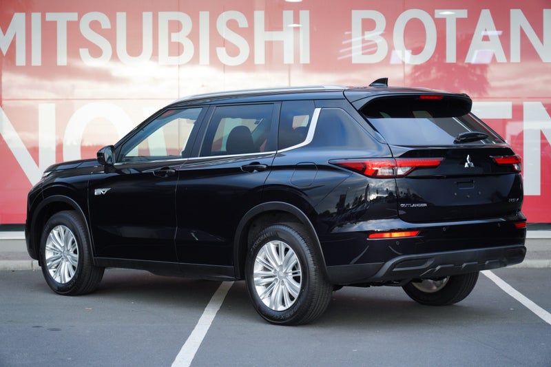 2025 Mitsubishi Outlander LS PHEV 4WD SUV - UP... image 3