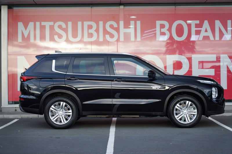 2025 Mitsubishi Outlander LS PHEV 4WD SUV - UP... image 4