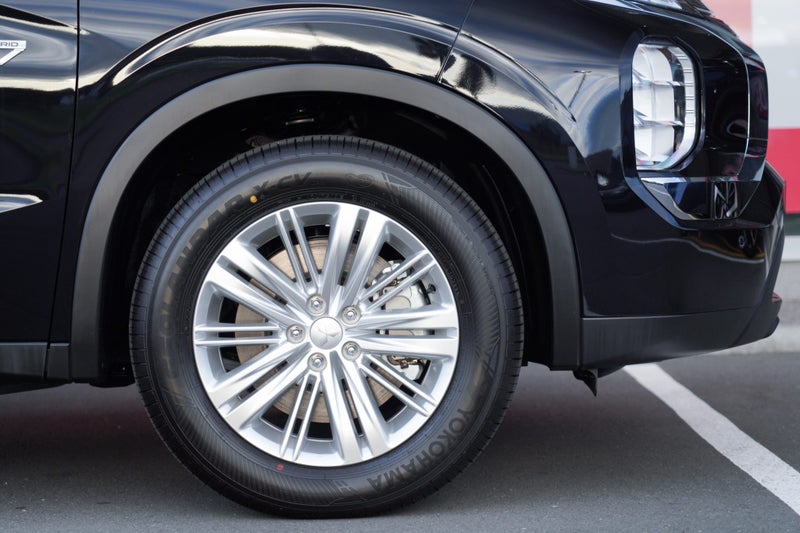 2025 Mitsubishi Outlander LS PHEV 4WD SUV - UP... image 5
