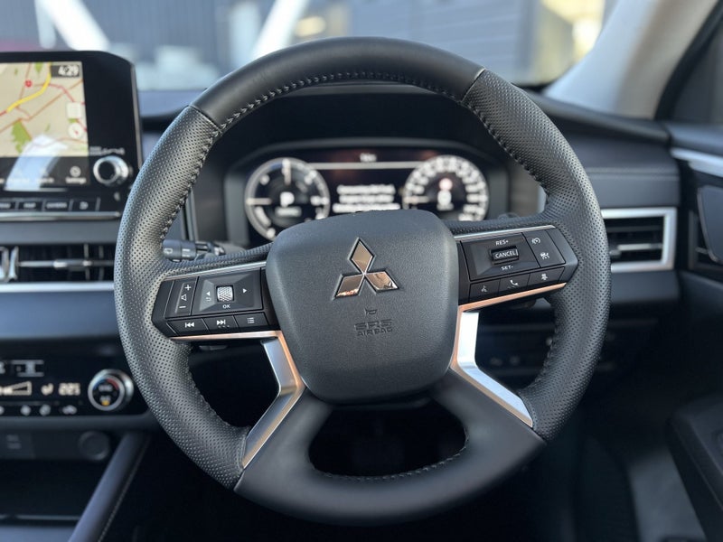 2025 Mitsubishi Outlander PHEV LS image 5