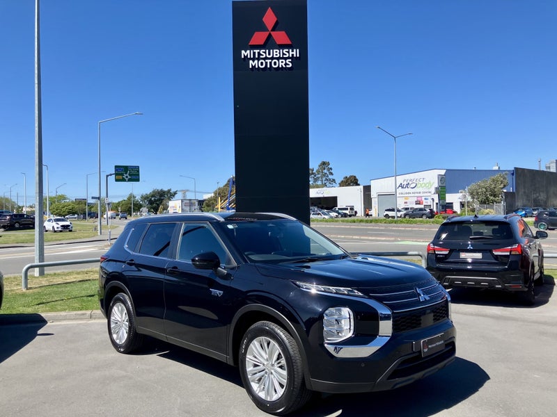 2025 Mitsubishi Outlander PHEV LS 4WD image 1