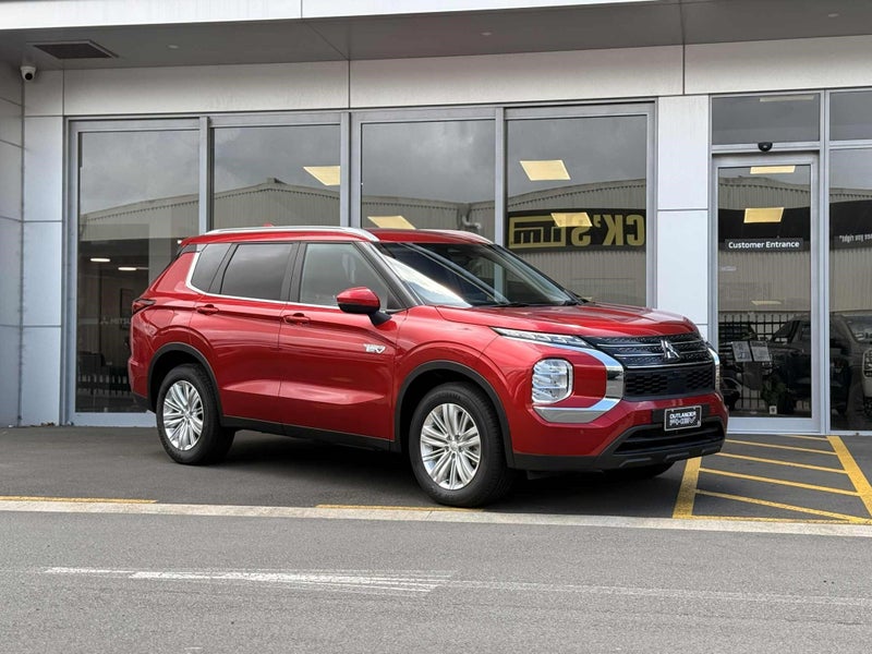 2025 Mitsubishi Outlander PHEV LS 4WD - PRE-REG... image 1